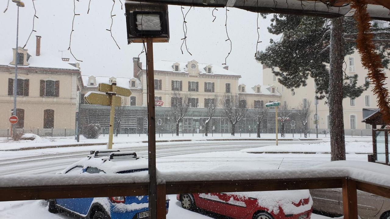 Hotel De La Gare Briançon Esterno foto