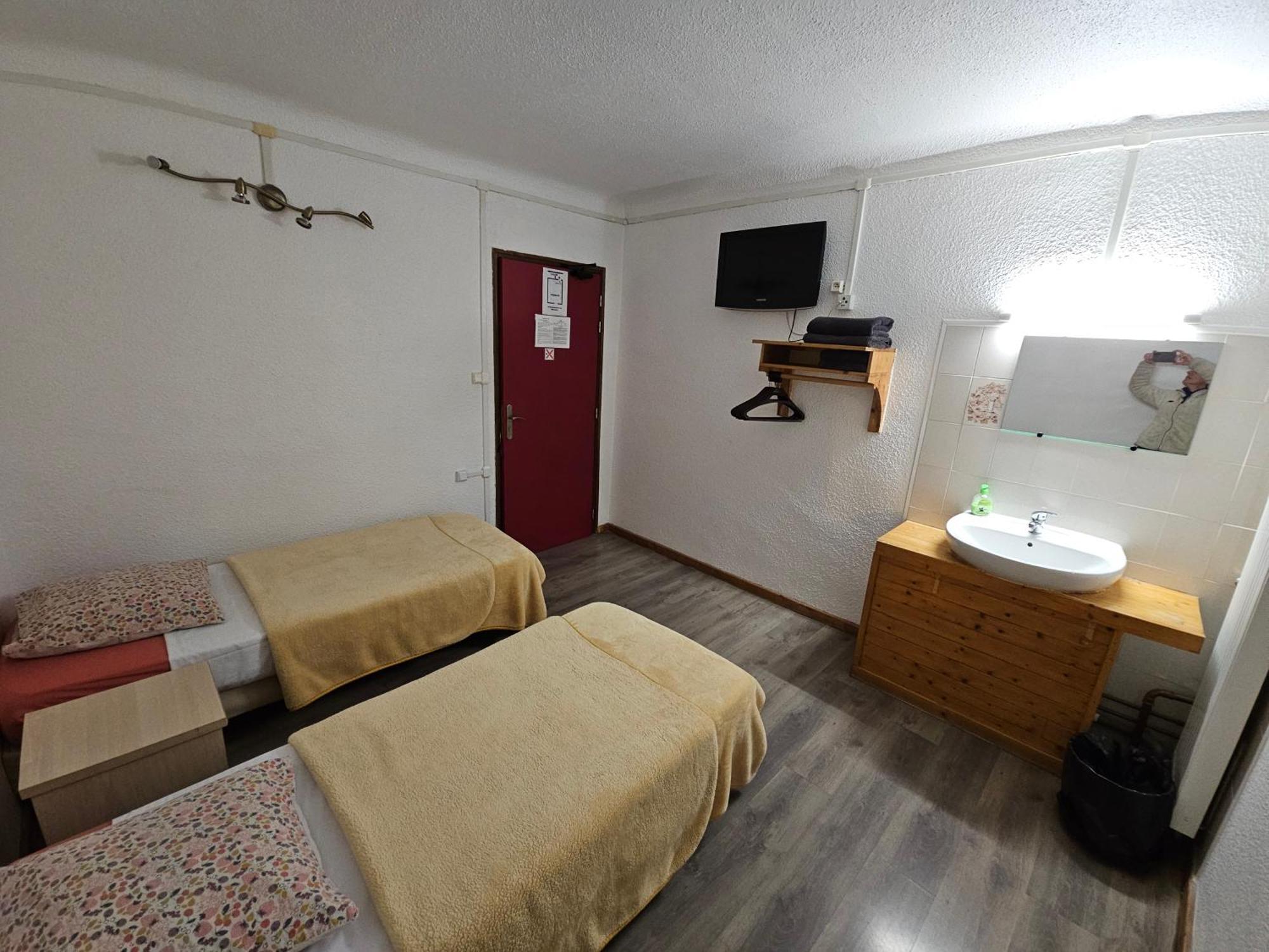 Hotel De La Gare Briançon Esterno foto
