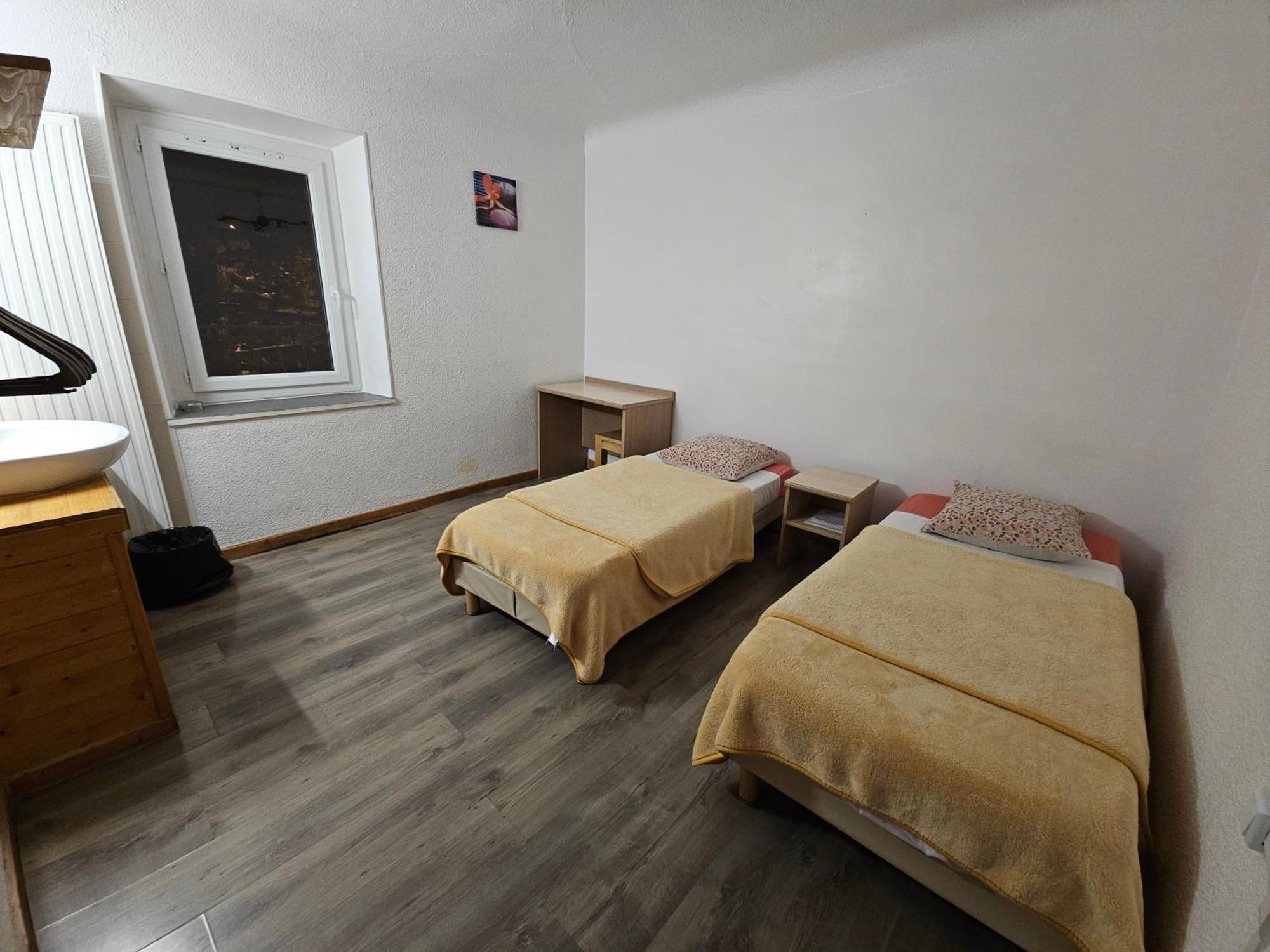 Hotel De La Gare Briançon Esterno foto